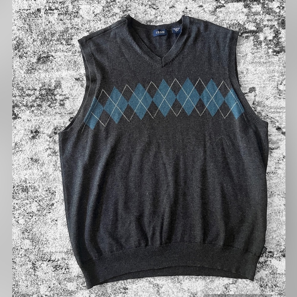 Izod sweater vest
